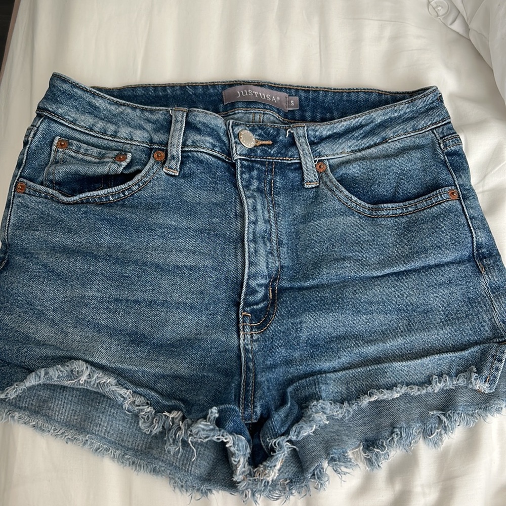 Jean Shorts with zipper and pockets